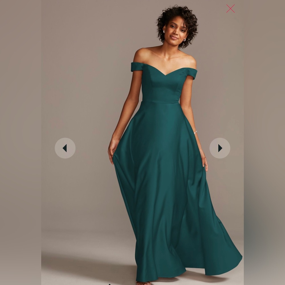 CELEBRATE DB STUDIO
off-shoulder satin a-line bridesmaid dress